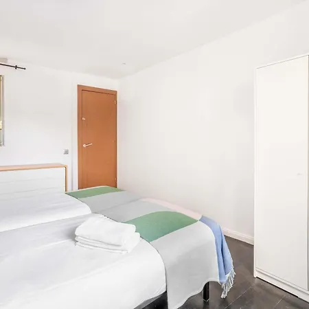 Amazing 3 Bedroom Penthouse In Plaza Espana *