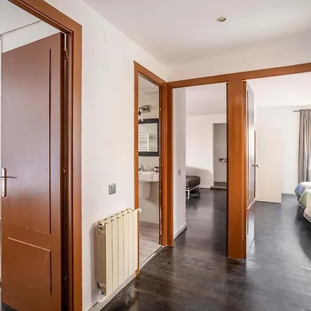 Amazing 3 Bedroom Penthouse In Plaza Espana *